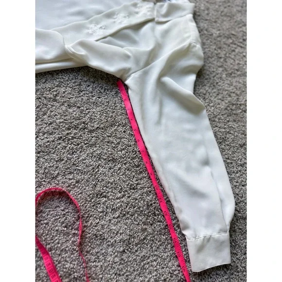 Vintage Leslie Fay Embroidered shirt Blouse off white Career Long‎ Sleeve Top - Picture 11 of 11